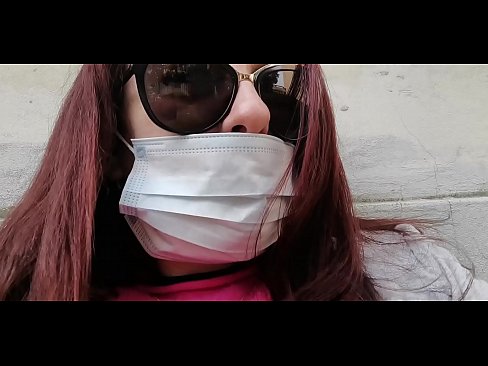 ❤️ Nicoletta se osveti svom komšiji i piški u njegovoj garaži (Specijalni italijanski karantin Covid19) ️ Super seks kod nas