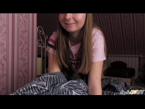 ❤️ Blondie duboko siše svoju drugu prijateljicu i dobiva spermu u usta ️ Super seks kod nas